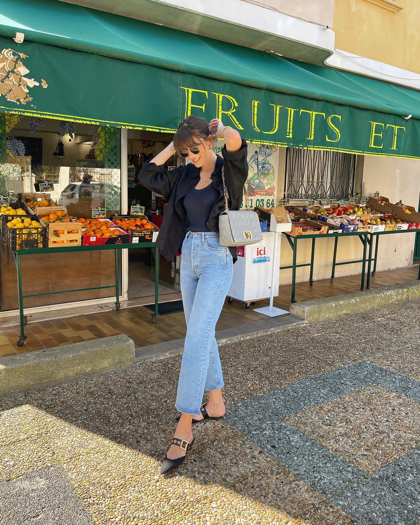 Quý cô người Pháp diện quần jeans ống đứng xuyên mùa hè, gợi ý 11 cách mặc siêu hợp nàng 30 - Ảnh 2. Quý cô người Pháp diện quần jeans ống đứng xuyên mùa hè, gợi ý 11 cách mặc siêu hợp nàng 30 - Ảnh 2.