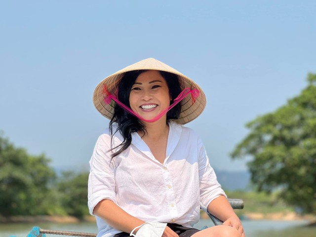 Nhan sắc U50 của Phương Thanh thế nào khi yêu tình trẻ kém gần 20 tuổi? - Ảnh 12. Nhan sắc U50 của Phương Thanh thế nào khi yêu tình trẻ kém gần 20 tuổi? - Ảnh 12.