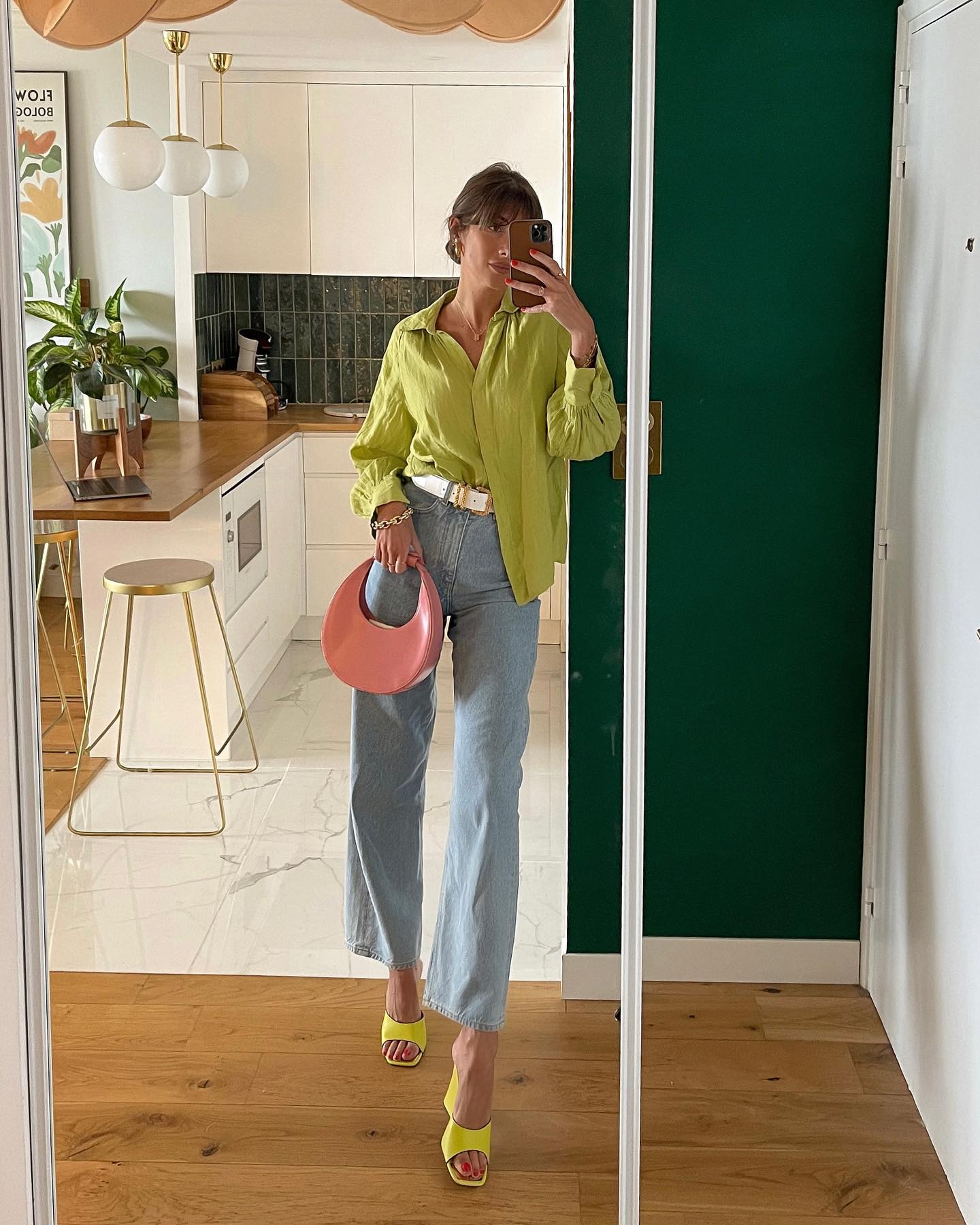 Quý cô người Pháp diện quần jeans ống đứng xuyên mùa hè, gợi ý 11 cách mặc siêu hợp nàng 30 - Ảnh 10. Quý cô người Pháp diện quần jeans ống đứng xuyên mùa hè, gợi ý 11 cách mặc siêu hợp nàng 30 - Ảnh 10.