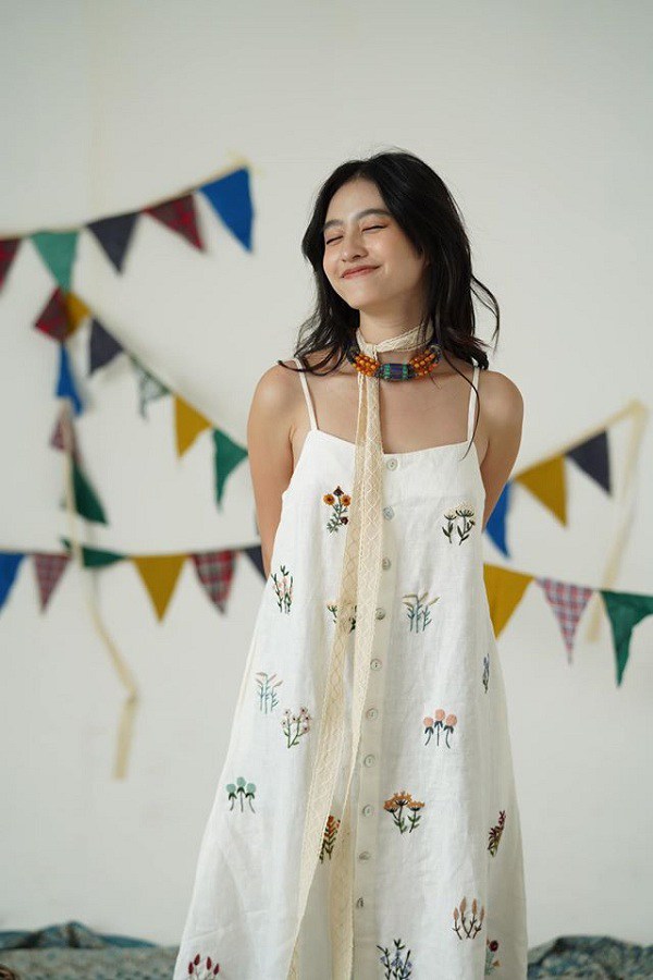 Đồ vải đũi mát rượi nhưng muốn mặc đẹp cần có bí quyết - Ảnh 5. Đồ vải đũi mát rượi nhưng muốn mặc đẹp cần có bí quyết - Ảnh 5.