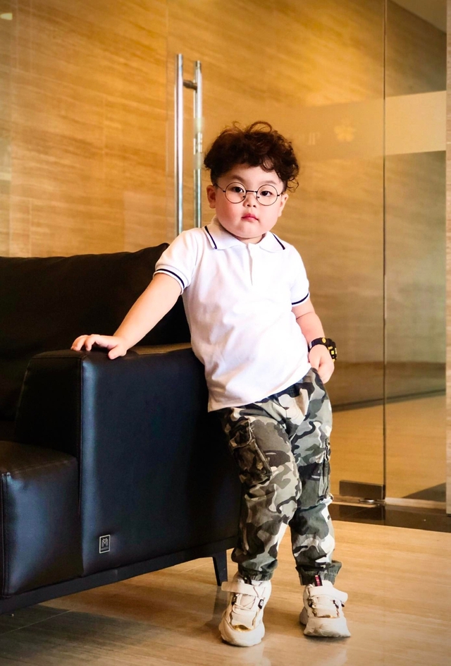 Sao nhí vũ trụ phim VTV: Thời trang sành điệu của bé So - 'con trai' Hồng Đăng trong 'Thương ngày nắng về' - Ảnh 7. Sao nhí vũ trụ phim VTV: Thời trang sành điệu của bé So - 'con trai' Hồng Đăng trong 'Thương ngày nắng về' - Ảnh 7.