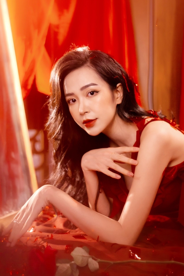 Sắc vóc nuột nà của Kim Oanh - người tình Phan Anh "Lối nhỏ vào đời" - Ảnh 2. Sắc vóc nuột nà của Kim Oanh - người tình Phan Anh "Lối nhỏ vào đời" - Ảnh 2.
