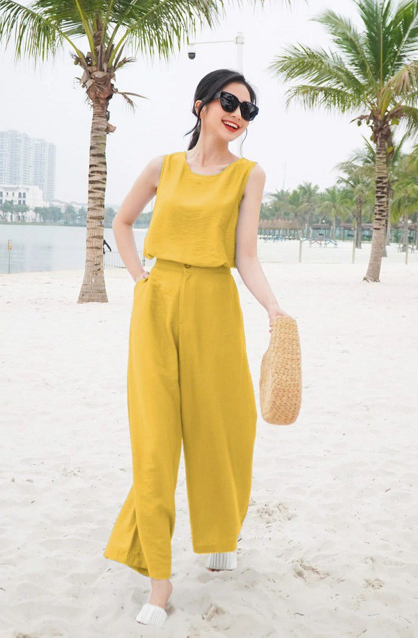 Đồ vải đũi mát rượi nhưng muốn mặc đẹp cần có bí quyết - Ảnh 3. Đồ vải đũi mát rượi nhưng muốn mặc đẹp cần có bí quyết - Ảnh 3.