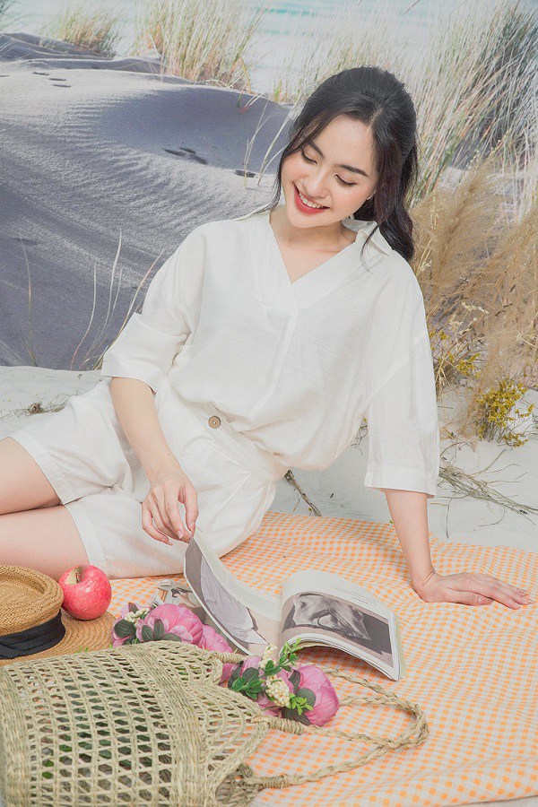 Đồ vải đũi mát rượi nhưng muốn mặc đẹp cần có bí quyết - Ảnh 2. Đồ vải đũi mát rượi nhưng muốn mặc đẹp cần có bí quyết - Ảnh 2.